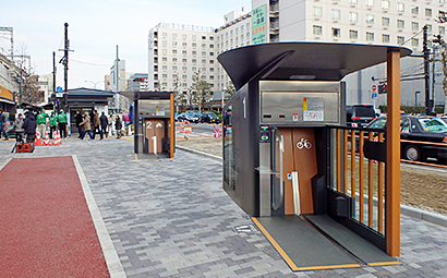 京都駅南口駅前広場（西側）に設置されたエコサイクル