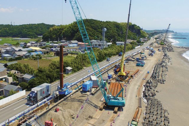 ③海岸堤防の耐震・耐液状化（高知県高知市）