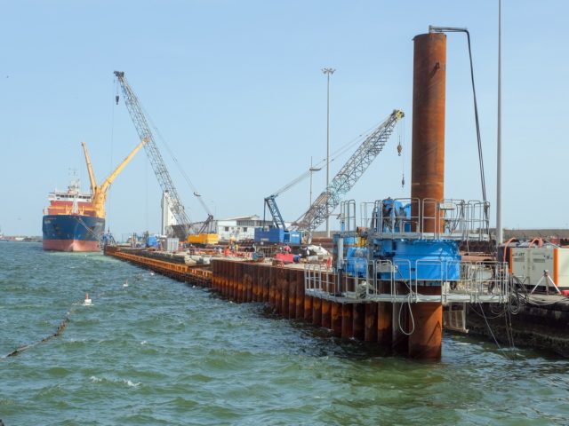 セネガル・ダカール港ODA案件 「ジャイロプレス工法<sup>®</sup>」による岸壁改修を完工の画像